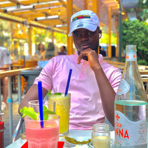 Meet your Posher, Cheikh leye